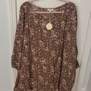 NWT. PERCECT FALL COLORS. ODDY Floral Patterned Top